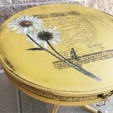 Load image into Gallery viewer, flower transfer on table