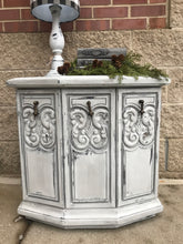 Load image into Gallery viewer, painted end table