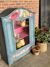 Load image into Gallery viewer, Glass door cabinet