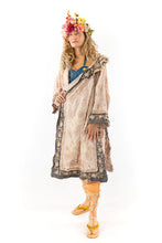 Load image into Gallery viewer, Danji Kimono Jacket holding edge