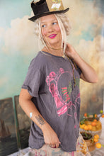 Load image into Gallery viewer, Magnolia Pearl Corazon Luminoso Tee 2257
