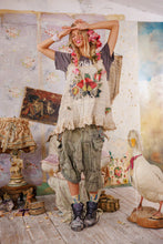 Load image into Gallery viewer, Magnolia Pearl Flor De La Pasión Petrina Tank 346
