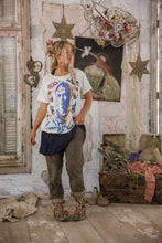 Load image into Gallery viewer, Magnolia Pearl Frida Baroque T Top 2359
