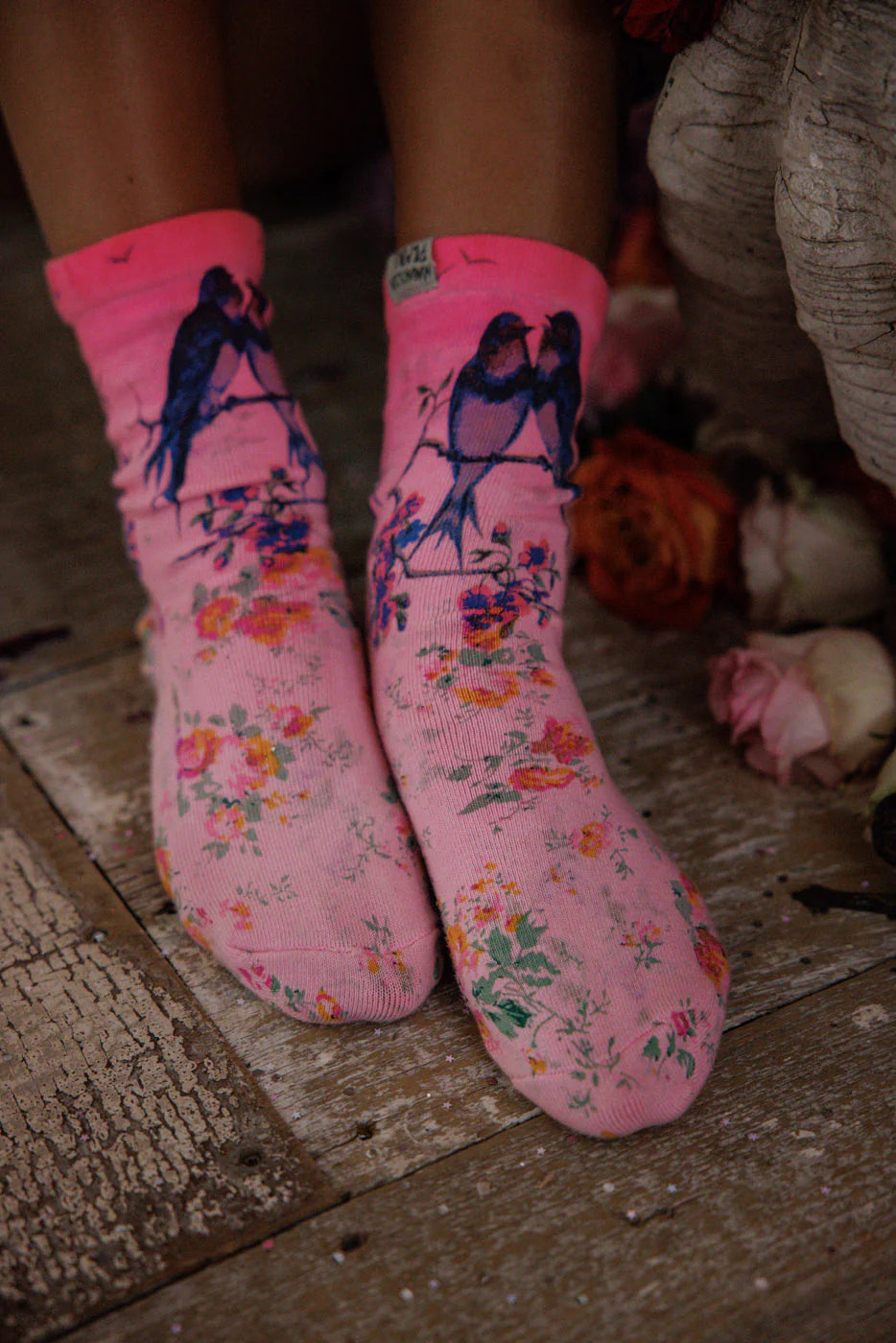 Magnolia Pearl Two Birds MP Socks 132