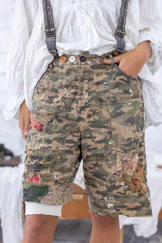 Long camouflage rugged shorts front view 