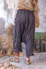 Load image into Gallery viewer, Magnolia Pearl Dragon Garçon Trousers 217
