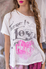 Load image into Gallery viewer, Magnolia Pearl Your Aura Tee 2174
