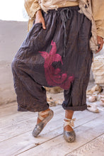 Load image into Gallery viewer, Magnolia Pearl Dragon Garçon Trousers 217
