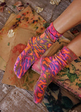Load image into Gallery viewer, Magnolia Pearl Neon Leopard MP Socks

