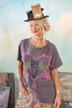 Load image into Gallery viewer, Magnolia Pearl Corazon Luminoso Tee 2257
