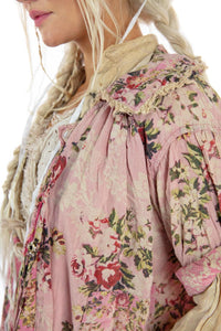 pink, playful and distinguished - the Floral Lila Bell close up top collar