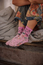 Load image into Gallery viewer, Magnolia Pearl Rosie MP Socks 118
