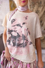 Load image into Gallery viewer, Magnolia Pearl Cocos Arrow Tee 2177
