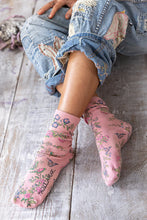 Load image into Gallery viewer, Magnolia Pearl Floral MP Socks #080
