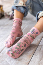 Load image into Gallery viewer, Magnolia Pearl Floral MP Socks #080
